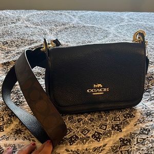 Black and brown Coach crossbody!